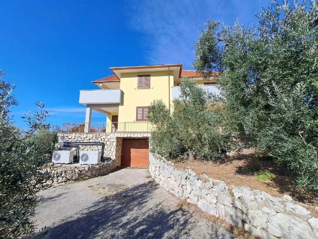 Villa Indipendente in vendita a Sonnino, Lazio