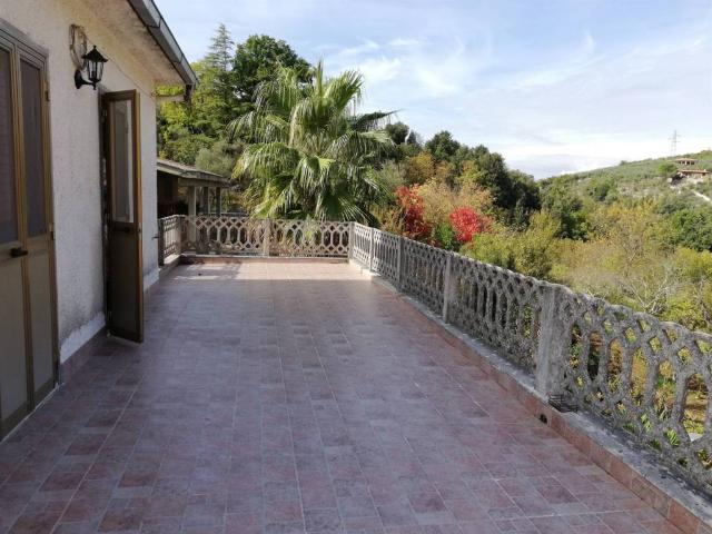 Villa Indipendente in vendita a Sonnino, Lazio