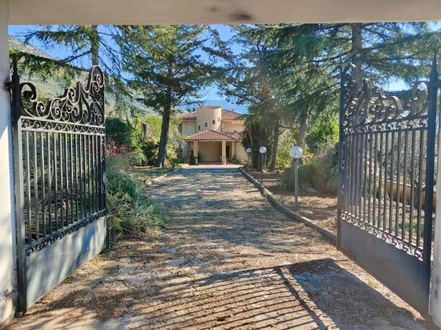 Villa Indipendente in vendita a Sonnino, Lazio