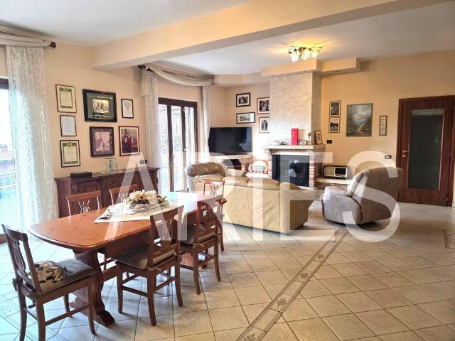Villa Indipendente in vendita a Sonnino, Lazio