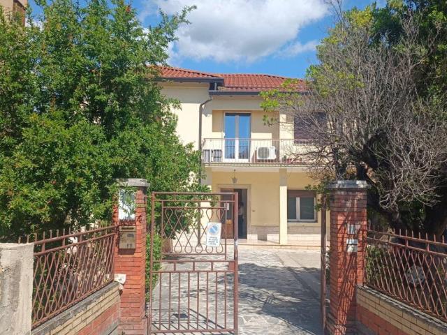 Villa Indipendente in vendita a Sora, Frosinone