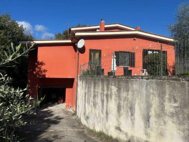 Villa Indipendente in vendita a Sora, Lazio