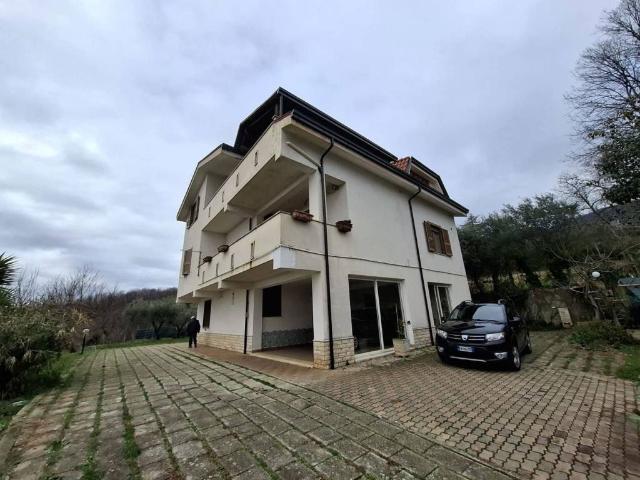 Villa Indipendente in vendita a Sora, Lazio
