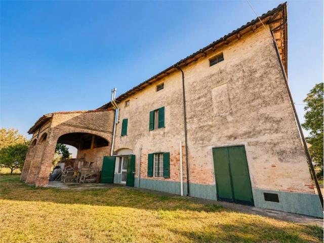 Villa Indipendente in vendita a Diolo, Soragna