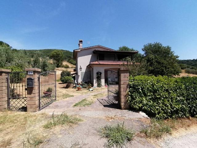Villa Indipendente in vendita a Unione di Comuni Montani Colline del Fiora, Sorano