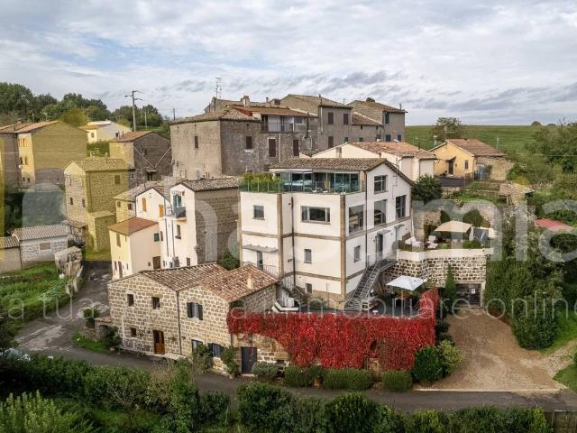 Villa Indipendente in vendita a Unione di Comuni Montani Colline del Fiora, Sorano