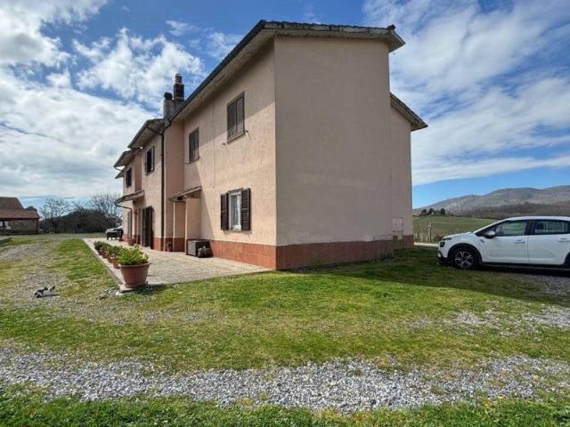 Villa Indipendente in vendita a Unione di Comuni Montani Colline del Fiora, Sorano