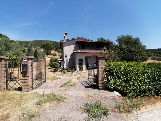 Villa Indipendente in vendita a Unione di Comuni Montani Colline del Fiora, Sorano