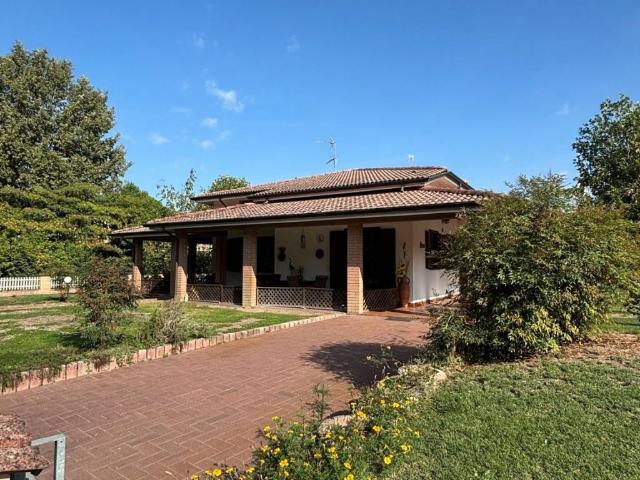 Villa Indipendente in vendita a Poldi, Casale