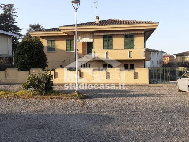 Villa Indipendente in vendita a Soresina, Lombardia
