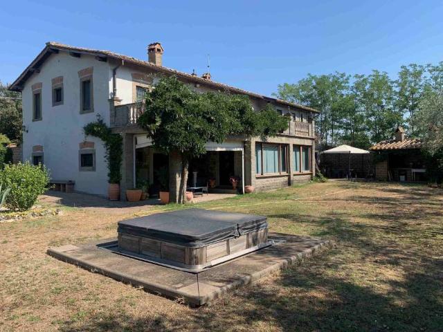 Villa Indipendente in vendita a Soriano Nel Cimino, Lazio