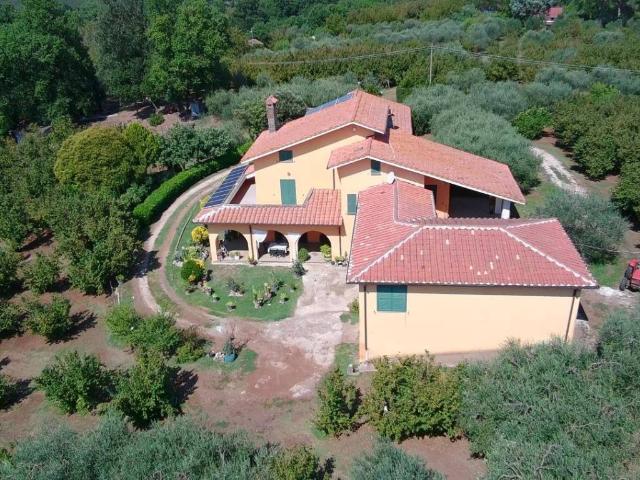 Villa Indipendente in vendita a Soriano Nel Cimino, Lazio