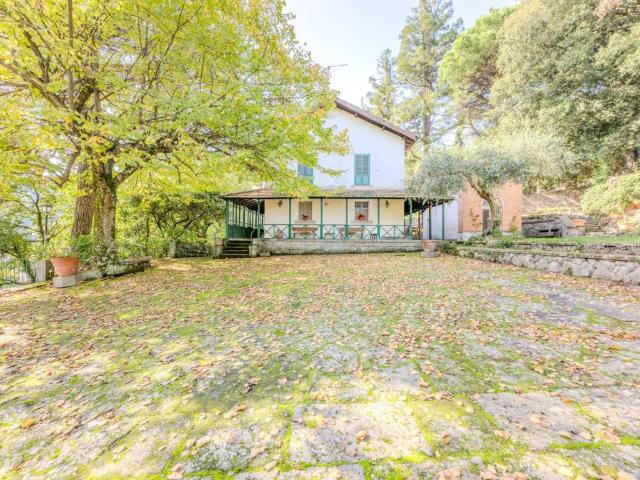 Villa Indipendente in vendita a Soriano Nel Cimino, Lazio