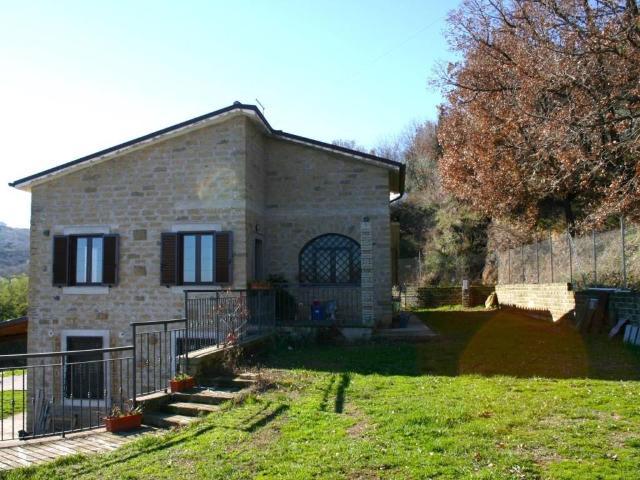 Villa Indipendente in vendita a Soriano Nel Cimino, Lazio