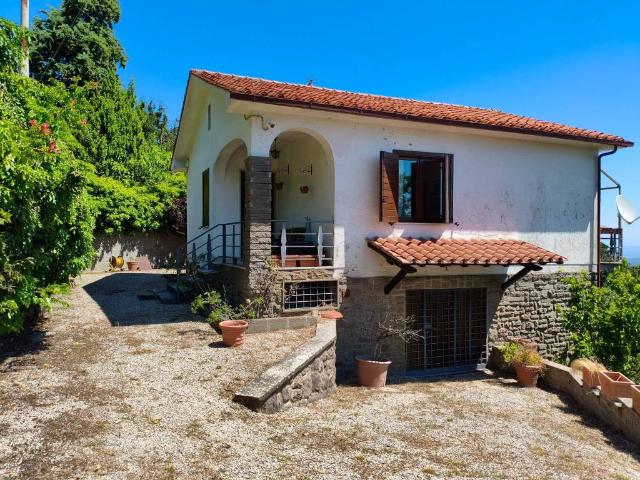 Villa Indipendente in vendita a Soriano Nel Cimino, Lazio