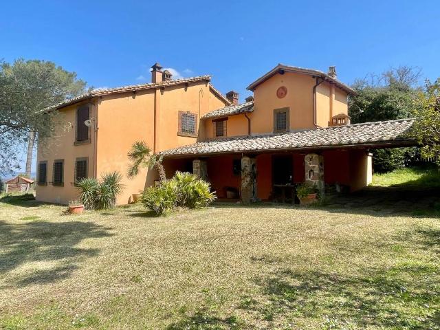 Villa Indipendente in vendita a Soriano Nel Cimino, Lazio