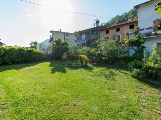 Villa Indipendente in vendita a Sorico, Lombardia