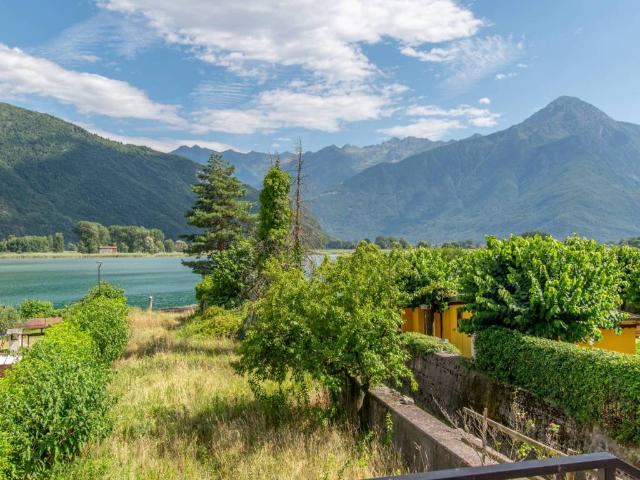 Villa Indipendente in vendita a Sorico, Lombardia