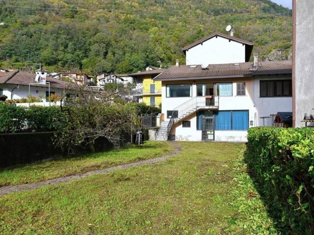 Villa Indipendente in vendita a Sorico, Lombardia