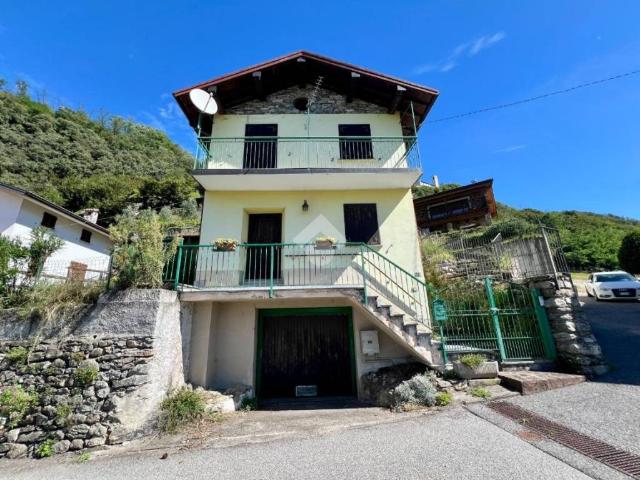 Villa Indipendente in vendita a Sorico, Lombardia