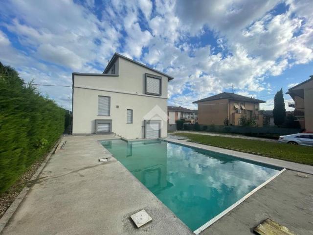 Villa Indipendente in vendita a Sorisole, Lombardia