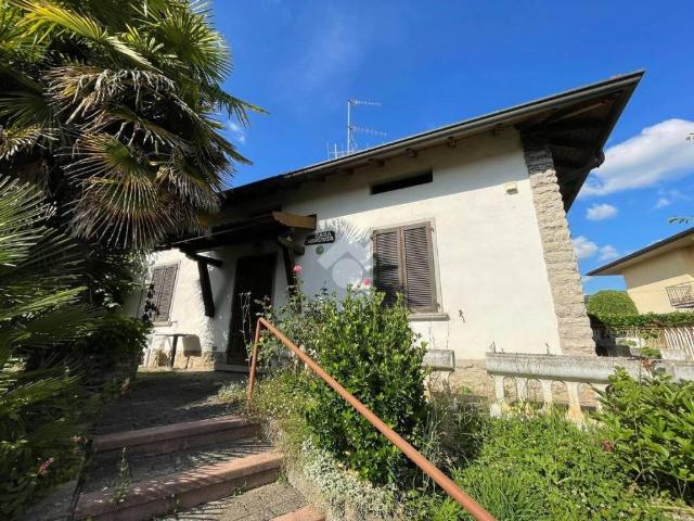Villa Indipendente in vendita a Azzonica, Sorisole