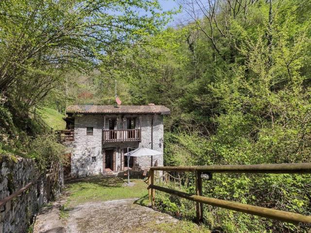 Villa Indipendente in vendita a Azzonica, Sorisole