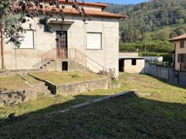 Villa Indipendente in vendita a Baradello, Sotto il Monte Giovanni XXIII