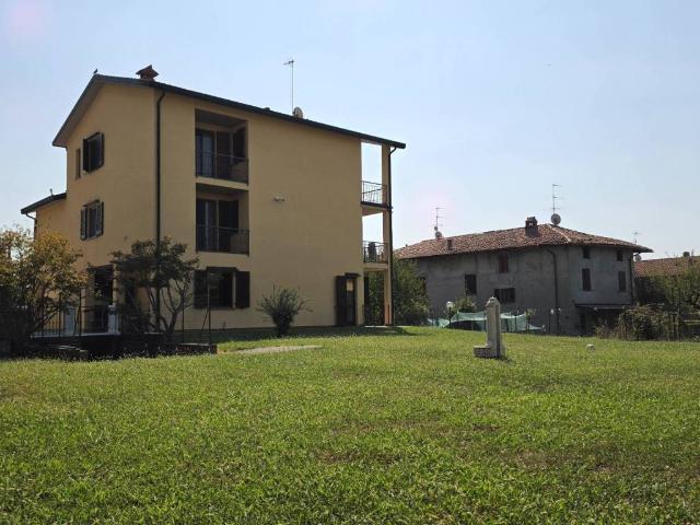 Villa Indipendente in vendita a Bercio, Sotto Il Monte Giovanni