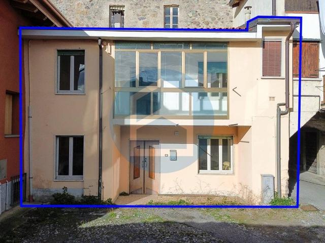 Villa Indipendente in vendita a Piazza, Sovere