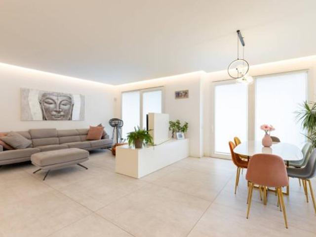 Villa Indipendente in vendita a Sovico, Lombardia