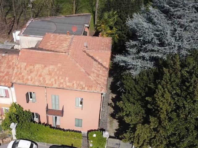 Villa Indipendente in vendita a Sovico, Lombardia