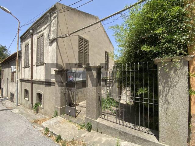 Villa Indipendente in vendita a Spadafora, Sicilia
