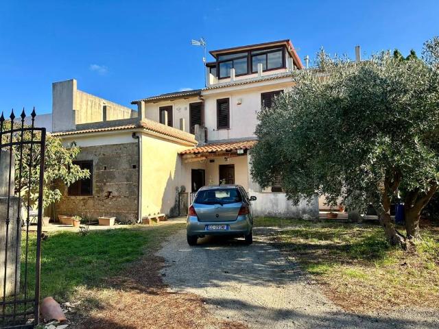 Villa Indipendente in vendita a Spadafora, Sicilia