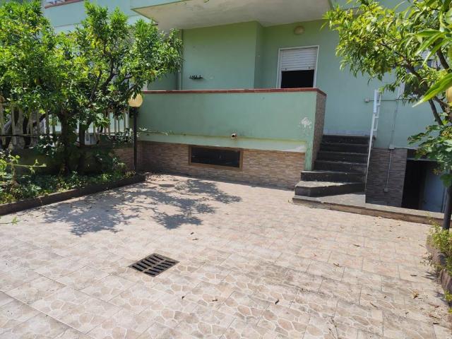 Villa Indipendente in vendita a Sparanise, Campania