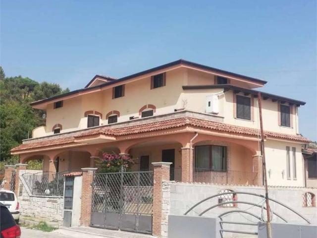 Villa Indipendente in vendita a Sparanise, Campania
