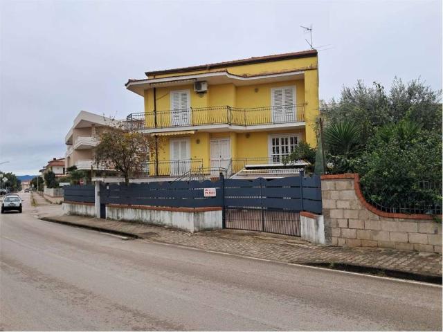 Villa Indipendente in vendita a Sparanise, Campania