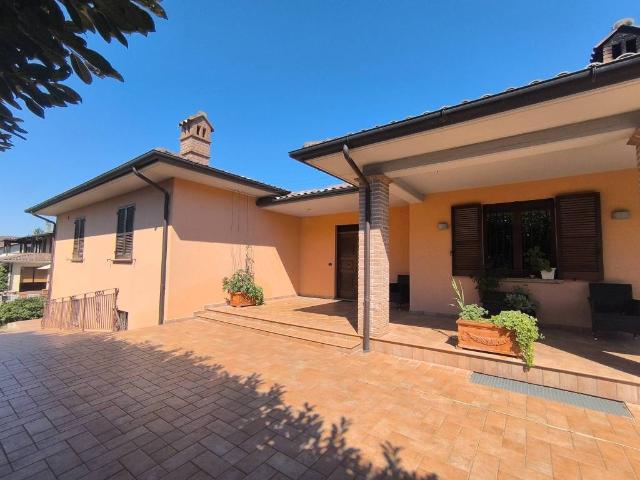 Villa Indipendente in vendita a Spello, Umbria