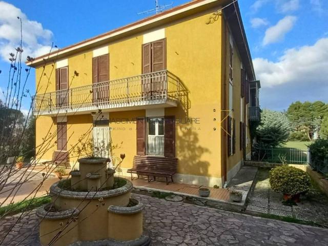 Villa Indipendente in vendita a Spello, Umbria