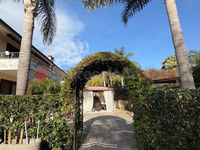Villa Indipendente in vendita a Sperlonga, Lazio