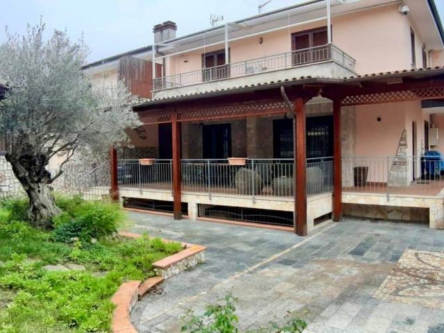 Villa Indipendente in vendita a Sperlonga, Lazio