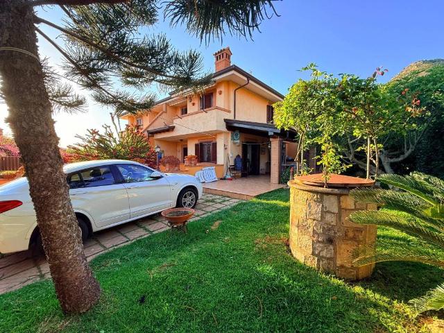 Villa Indipendente in vendita a Sperlonga, Lazio