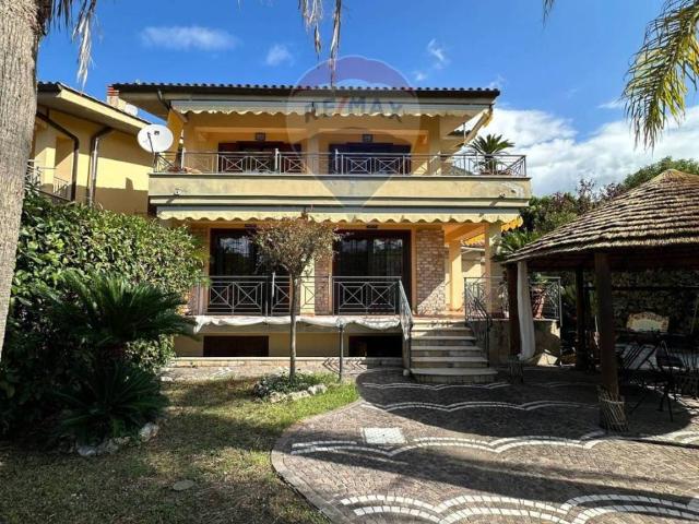 Villa Indipendente in vendita a Sperlonga, Lazio