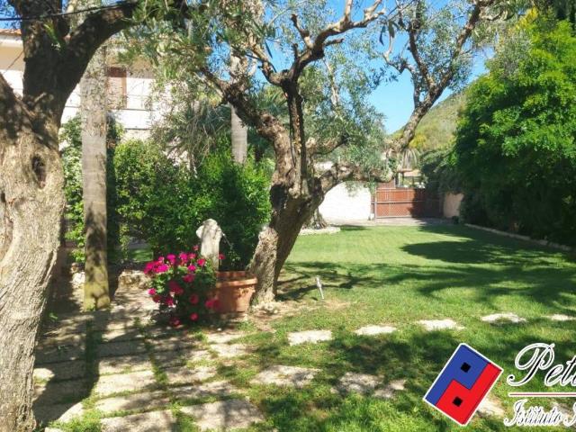 Villa Indipendente in vendita a Sperlonga, Lazio