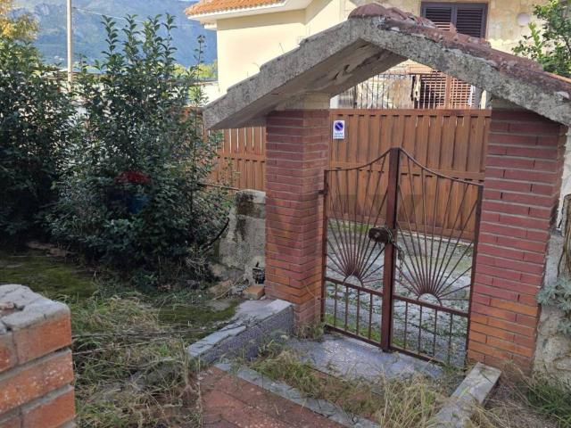 Villa Indipendente in vendita a Spigno Saturnia, Lazio
