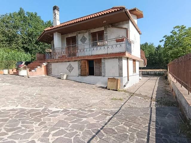 Villa Indipendente in vendita a Spigno Saturnia, Lazio
