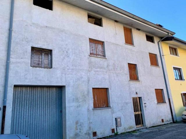 Villa Indipendente in vendita a Spilimbergo, Friuli-Venezia Giulia