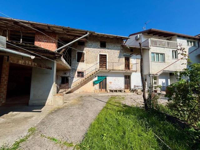 Villa Indipendente in vendita a Spilimbergo, Friuli-Venezia Giulia