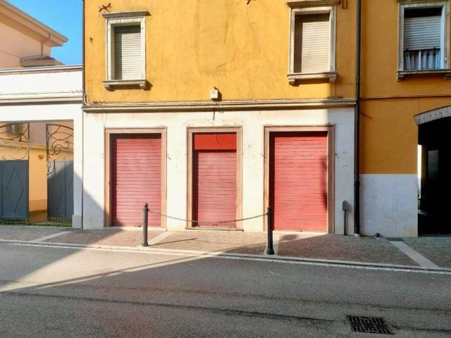 Villa Indipendente in vendita a Spilimbergo, Friuli-Venezia Giulia
