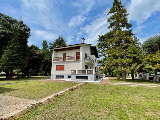 Villa Indipendente in vendita a Spilimbergo, Friuli-Venezia Giulia